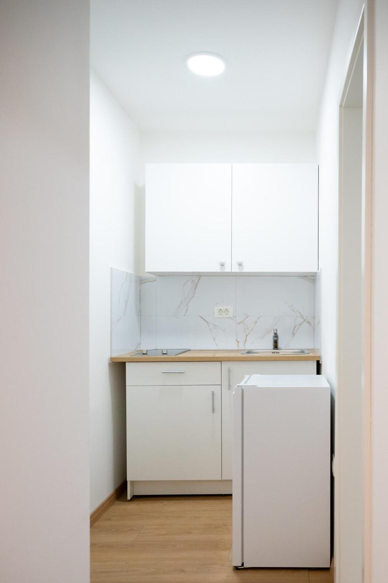 Lev Apartments Izola Ruang foto