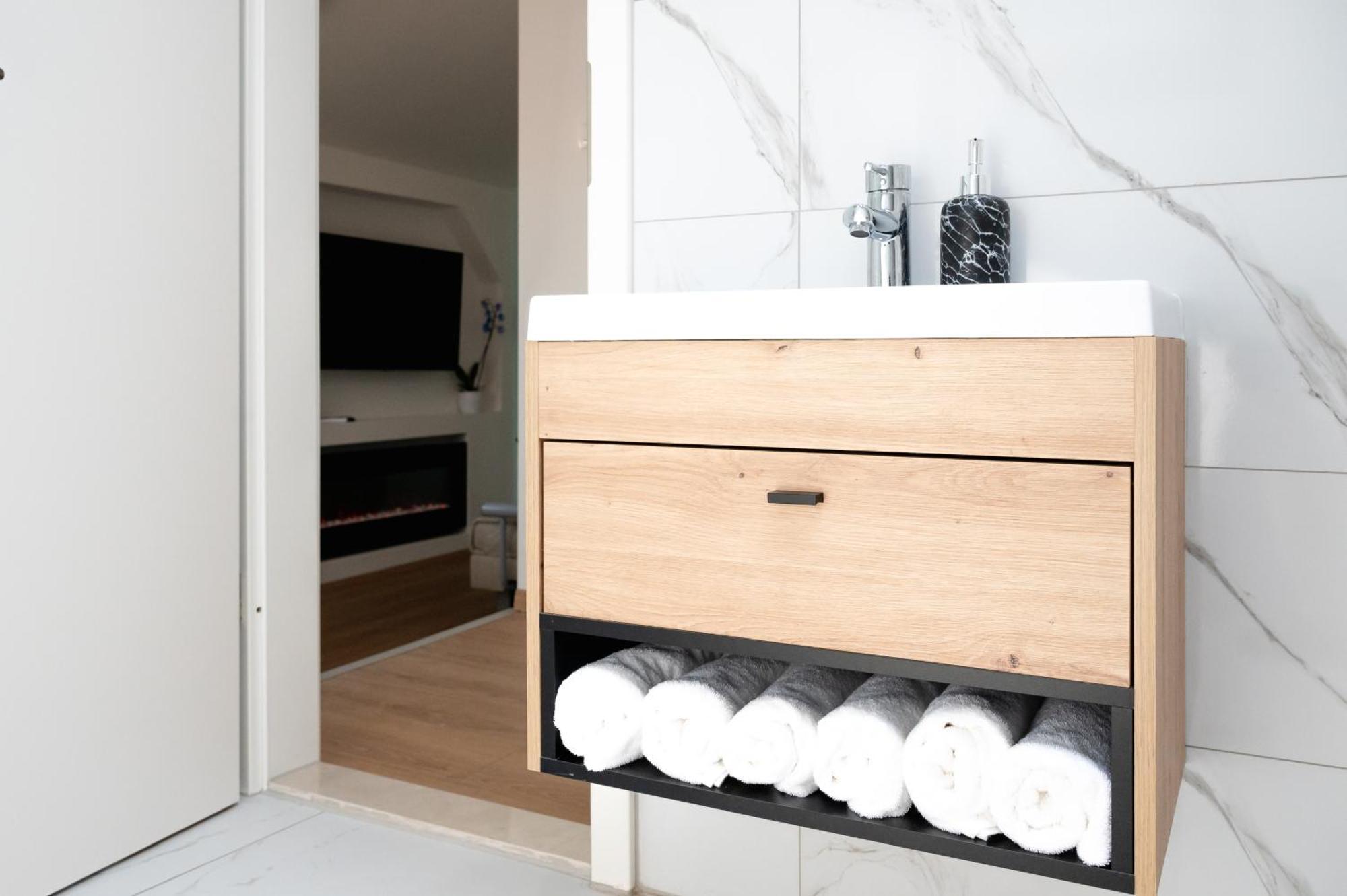 Lev Apartments Izola Ruang foto