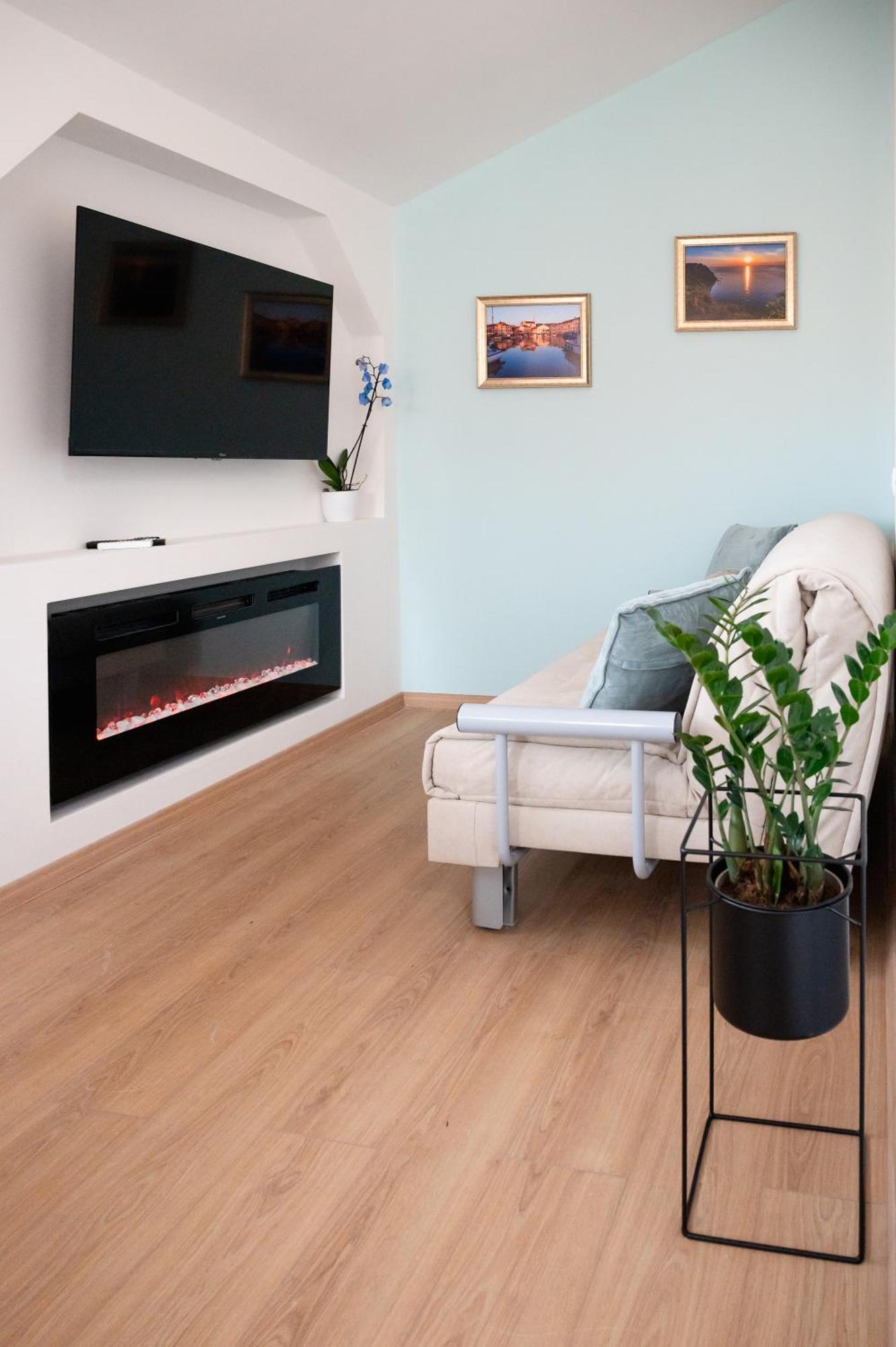 Lev Apartments Izola Bagian luar foto