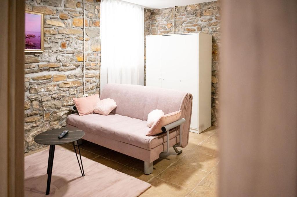 Lev Apartments Izola Bagian luar foto