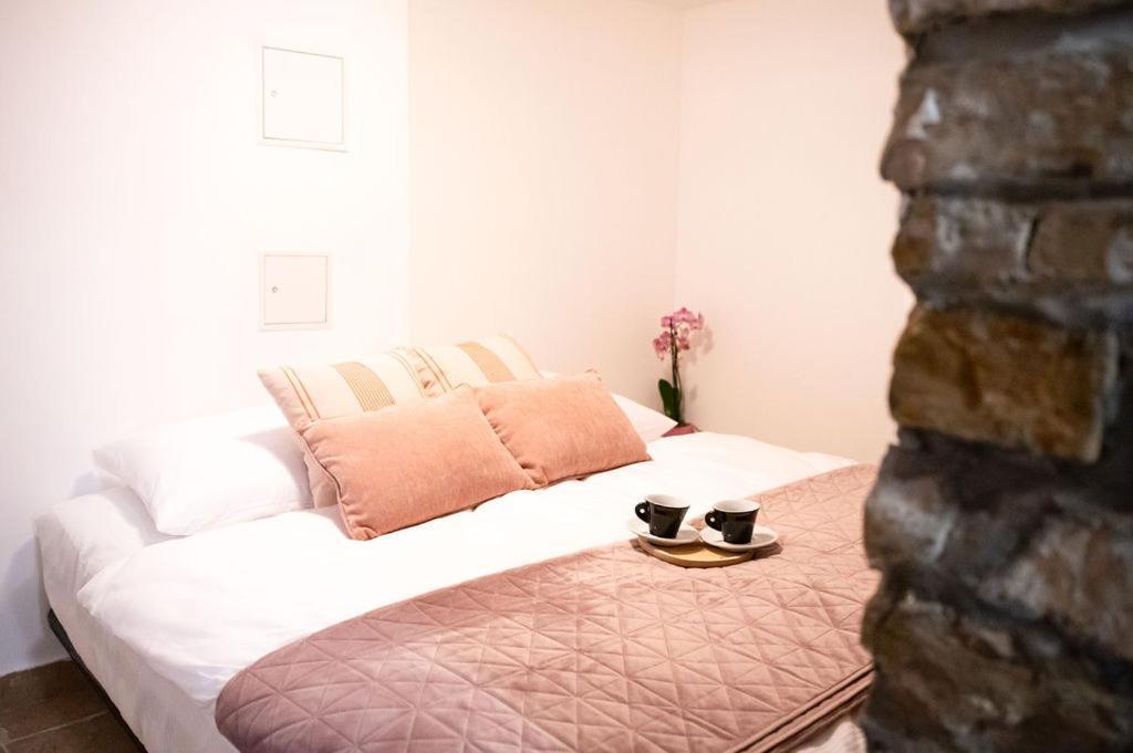 Lev Apartments Izola Bagian luar foto
