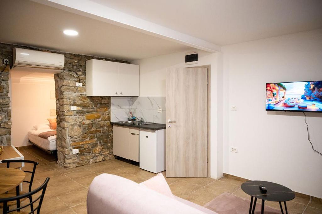 Lev Apartments Izola Bagian luar foto