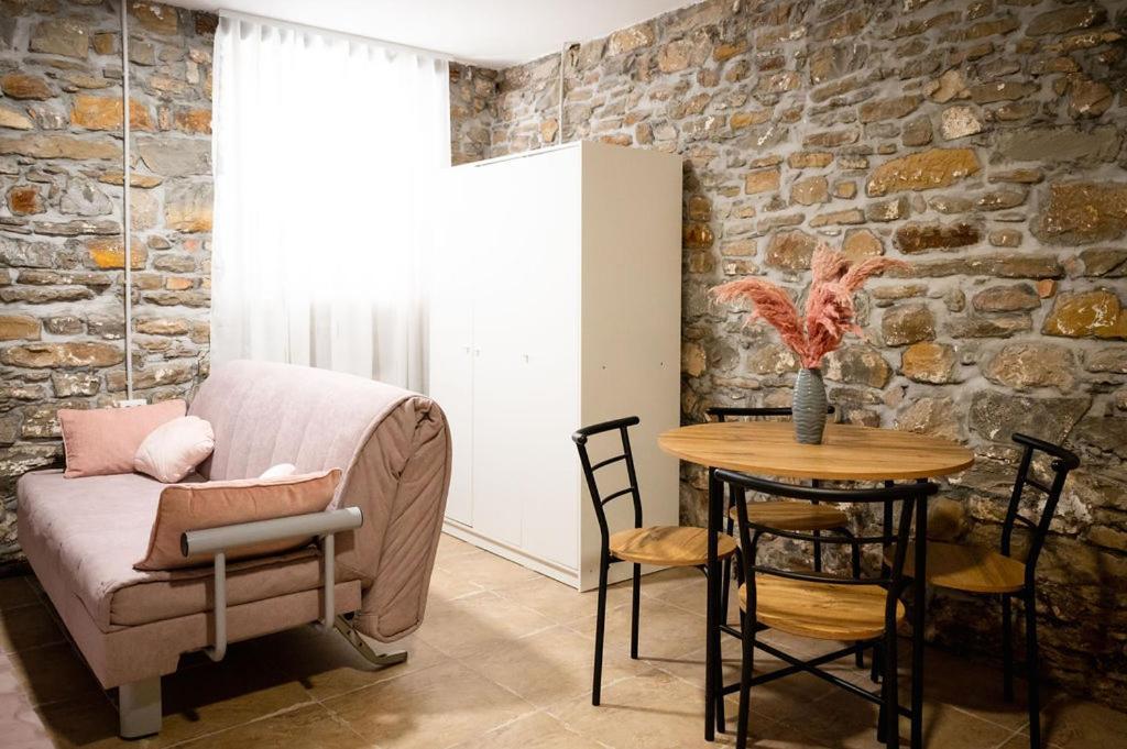 Lev Apartments Izola Bagian luar foto